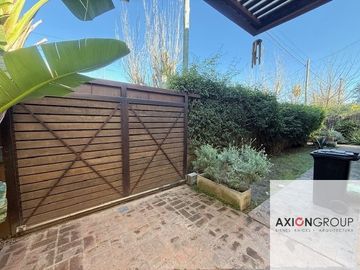 Casa en venta de 3 dormitorios c/ cochera en City Bell