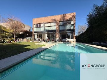 Casa en venta de 3 dormitorios c/ cochera en City Bell