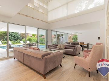 CASA EN VENTA EN ABRIL
