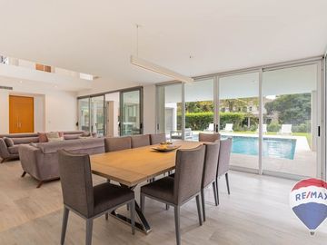 CASA EN VENTA EN ABRIL