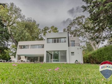 CASA EN VENTA EN ABRIL