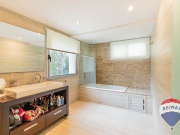 CASA EN VENTA EN ABRIL