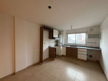 VENTA DEPARTAMENTO CON COCHERA BERAZATEGUI CENTRO