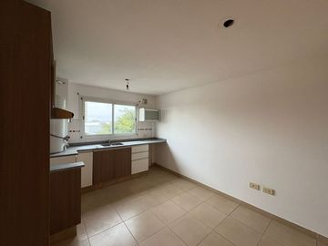 VENTA DEPARTAMENTO CON COCHERA BERAZATEGUI CENTRO