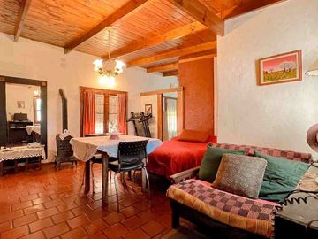 VENTA CASA 2 AMBIENTES QUINCHO Y PARQUE