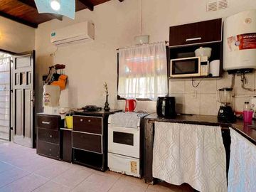 VENTA CASA 2 AMBIENTES QUINCHO Y PARQUE