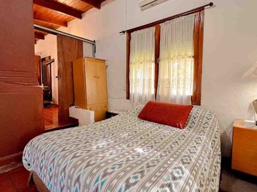 VENTA CASA 2 AMBIENTES QUINCHO Y PARQUE