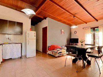 VENTA CASA 2 AMBIENTES QUINCHO Y PARQUE