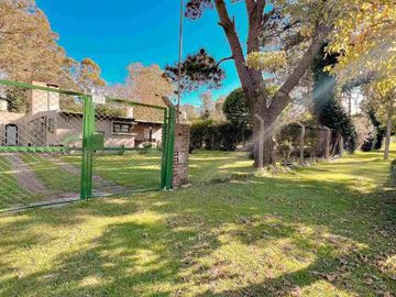 VENTA CASA 2 AMBIENTES QUINCHO Y PARQUE