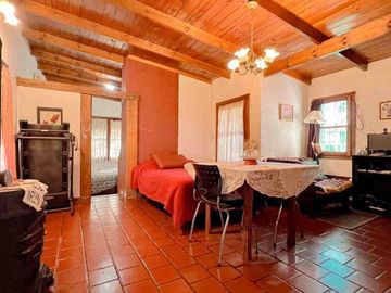 VENTA CASA 2 AMBIENTES QUINCHO Y PARQUE