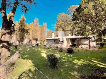 VENTA CASA 2 AMBIENTES QUINCHO Y PARQUE
