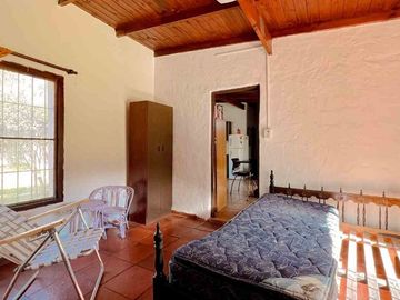 VENTA CASA 2 AMBIENTES QUINCHO Y PARQUE