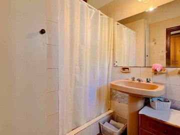 VENTA CASA 2 AMBIENTES QUINCHO Y PARQUE