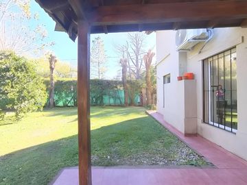 VENTA CASA 5 AMBIENTES PILETA LOTE PROPIO EN PILAR
