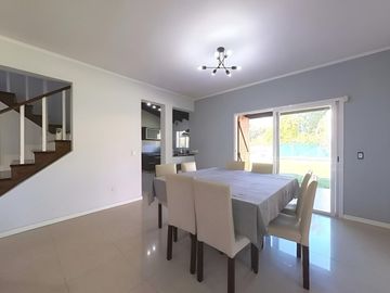 VENTA CASA 5 AMBIENTES PILETA LOTE PROPIO EN PILAR