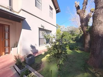 VENTA CASA 5 AMBIENTES PILETA LOTE PROPIO EN PILAR