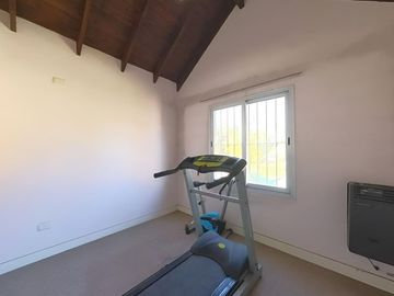 VENTA CASA 5 AMBIENTES PILETA LOTE PROPIO EN PILAR