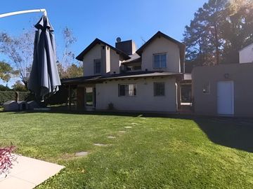 VENTA CASA 5 AMBIENTES PILETA LOTE PROPIO EN PILAR