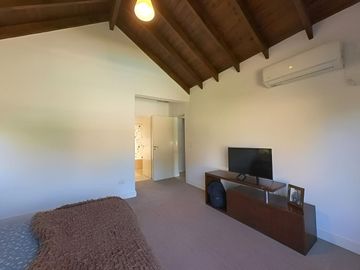 VENTA CASA 5 AMBIENTES PILETA LOTE PROPIO EN PILAR