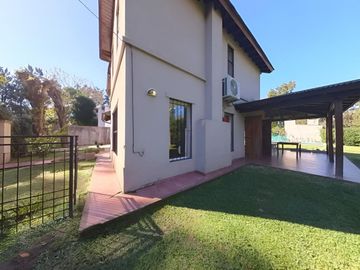 VENTA CASA 5 AMBIENTES PILETA LOTE PROPIO EN PILAR