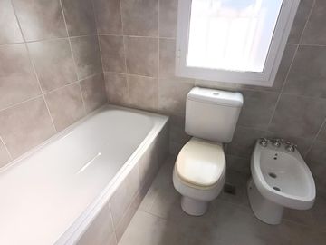 VENTA CASA 5 AMBIENTES PILETA LOTE PROPIO EN PILAR
