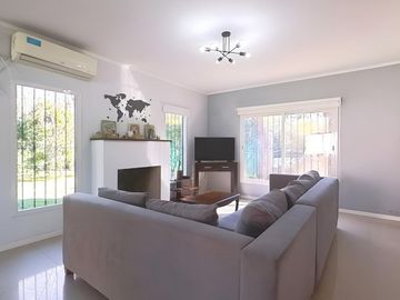 VENTA CASA 5 AMBIENTES PILETA LOTE PROPIO EN PILAR