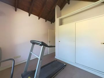 VENTA CASA 5 AMBIENTES PILETA LOTE PROPIO EN PILAR