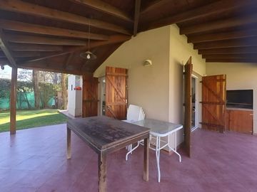 VENTA CASA 5 AMBIENTES PILETA LOTE PROPIO EN PILAR