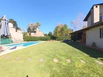 VENTA CASA 5 AMBIENTES PILETA LOTE PROPIO EN PILAR