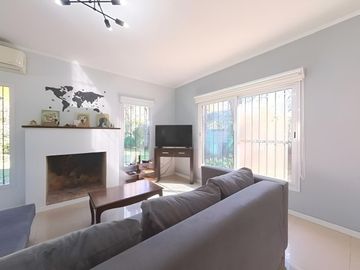 VENTA CASA 5 AMBIENTES PILETA LOTE PROPIO EN PILAR