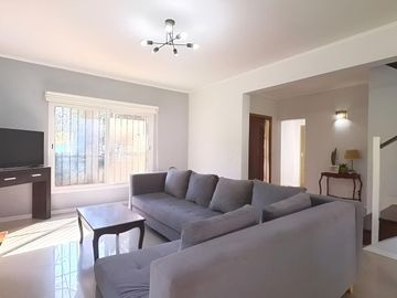 VENTA CASA 5 AMBIENTES PILETA LOTE PROPIO EN PILAR
