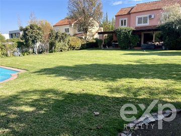 Casa en Venta en Condominio Las Bandadas