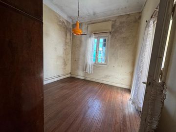 VENTA DE CASA 7 AMBIENTES EN AVELLANEDA