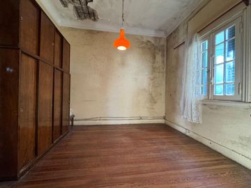 VENTA DE CASA 7 AMBIENTES EN AVELLANEDA