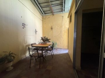 VENTA DE CASA 7 AMBIENTES EN AVELLANEDA