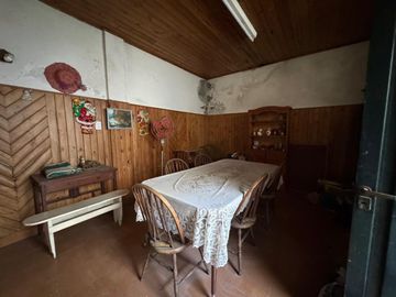 VENTA DE CASA 7 AMBIENTES EN AVELLANEDA