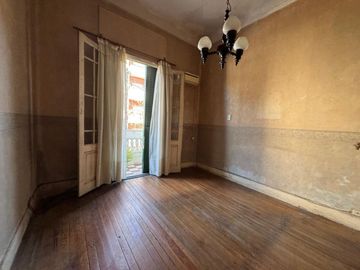 VENTA DE CASA 7 AMBIENTES EN AVELLANEDA