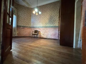 VENTA DE CASA 7 AMBIENTES EN AVELLANEDA