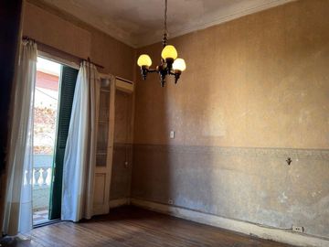 VENTA DE CASA 7 AMBIENTES EN AVELLANEDA