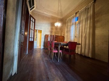 VENTA DE CASA 7 AMBIENTES EN AVELLANEDA