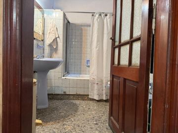 VENTA DE CASA 7 AMBIENTES EN AVELLANEDA