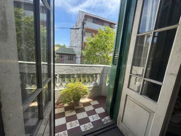 VENTA DE CASA 7 AMBIENTES EN AVELLANEDA