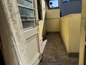 VENTA DE CASA 7 AMBIENTES EN AVELLANEDA