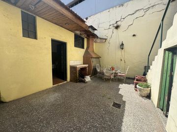 VENTA DE CASA 7 AMBIENTES EN AVELLANEDA