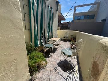 VENTA DE CASA 7 AMBIENTES EN AVELLANEDA