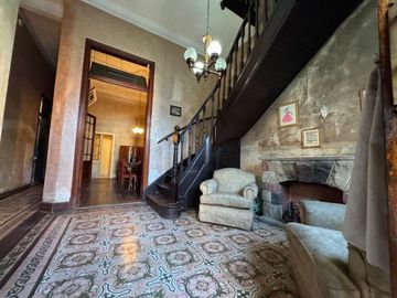 VENTA DE CASA 7 AMBIENTES EN AVELLANEDA