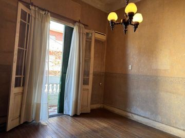 VENTA DE CASA 7 AMBIENTES EN AVELLANEDA
