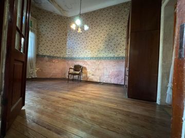 VENTA DE CASA 7 AMBIENTES EN AVELLANEDA