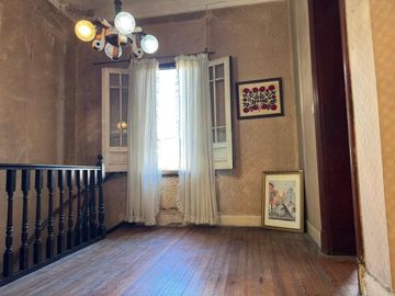 VENTA DE CASA 7 AMBIENTES EN AVELLANEDA