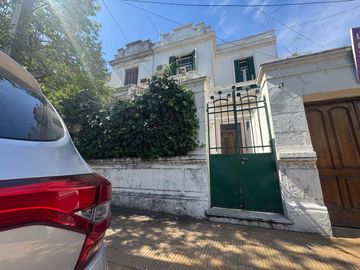 VENTA DE CASA 7 AMBIENTES EN AVELLANEDA
